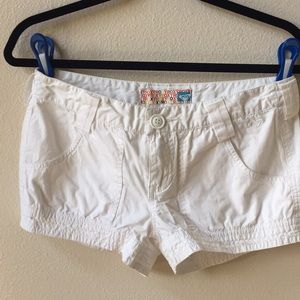 ROXY WHITE KHAKI SHORTS